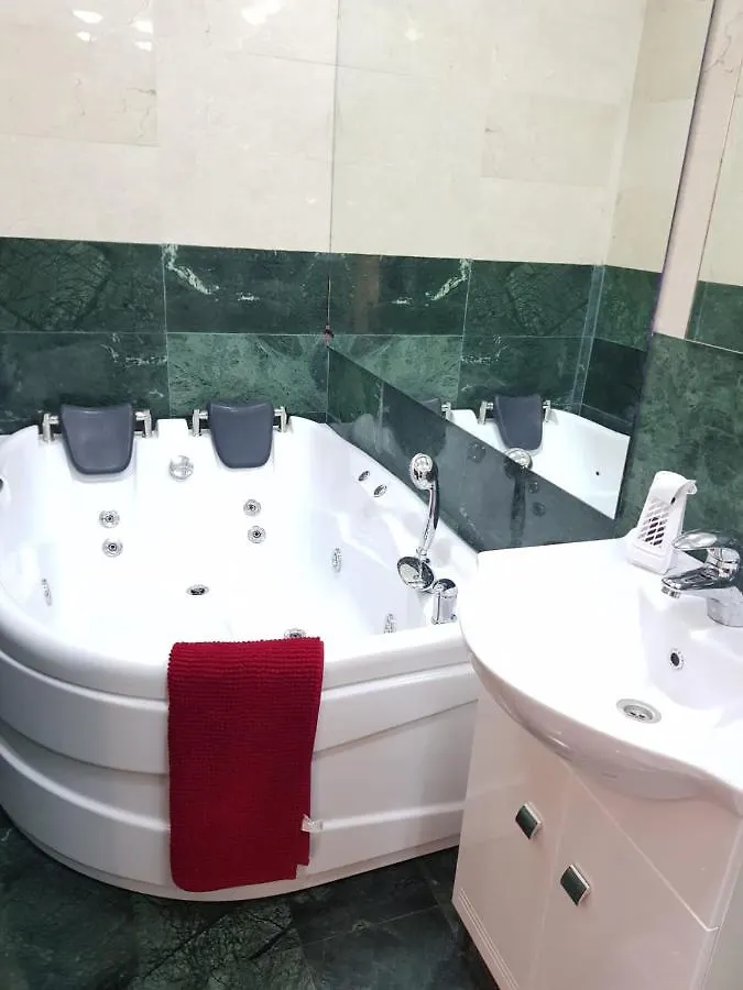 Camera Oglinzi National Arena Apartment Bucharest Romania